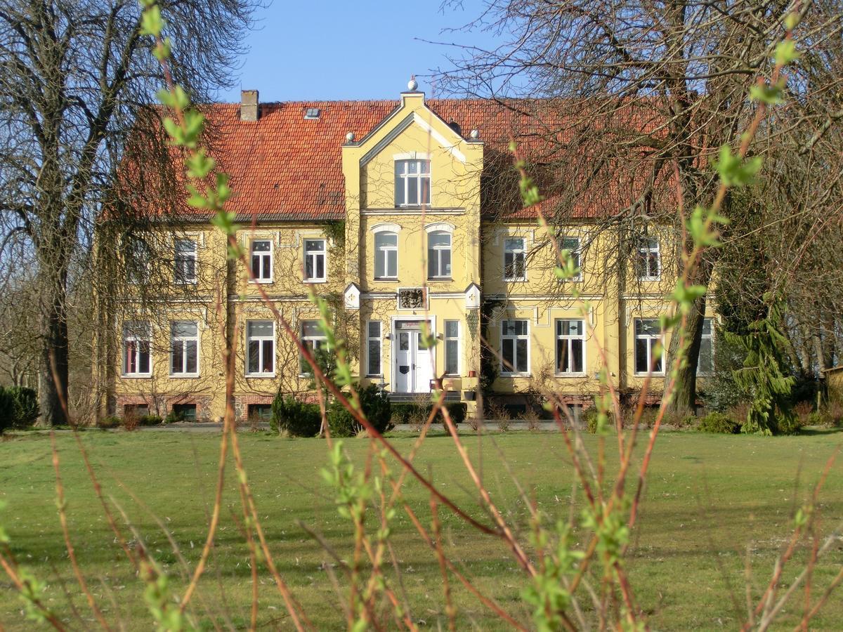 Domane Neu Gaarz Hostel Exteriér fotografie