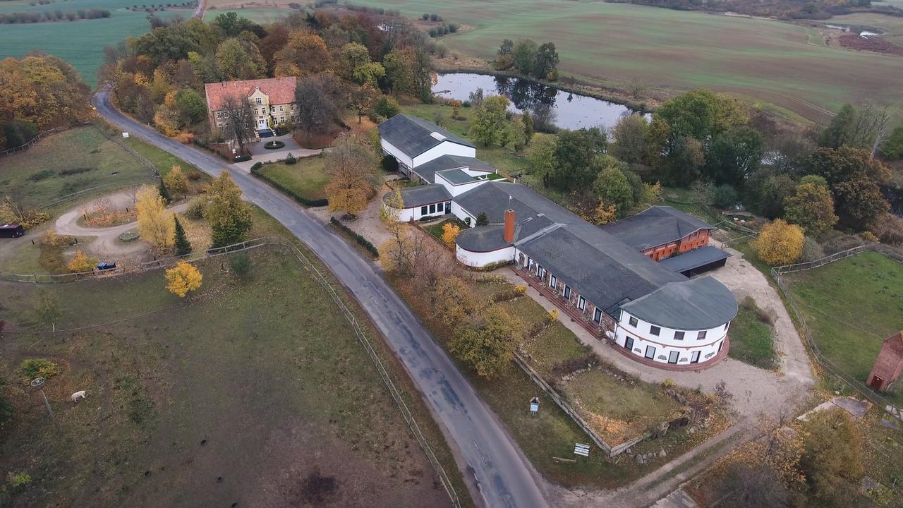 Domane Neu Gaarz Hostel Exteriér fotografie